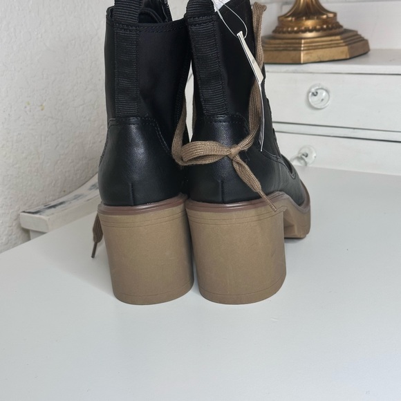 women shoes - Picture 2 of 6